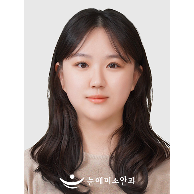 눈의 상태에 맞는 검사와 상담부터, 안도감 있는 수술, 진료까지 너무 만족스러웠습니다.