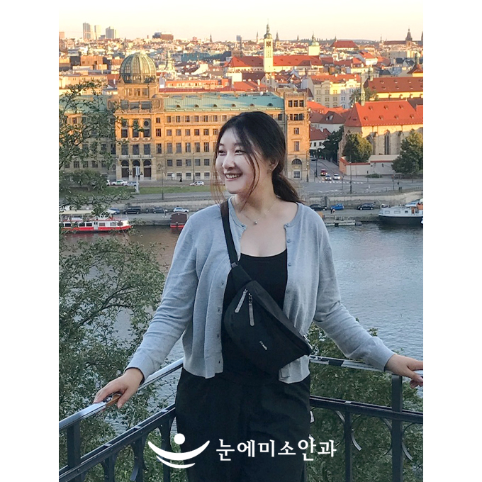 아침에 렌즈 끼고 저녁에 빼는 과정이 없음, 여행갈 때 렌즈와 더불어 안경도 챙겨가야 했던 번거로움 ↓, 너무 잘 보여서 좋아요