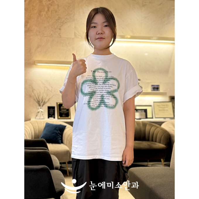 안경없이도 사물이나 멀리있는 글씨가 잘 보이고, 안경때문에 눌리던 코가 자유로워져 좋습니다.